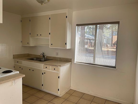 4th image of 1041 Winnemucca Ave APT 6