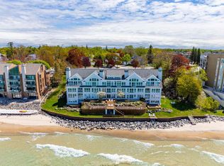 301 Michigan Ave APT 13, Charlevoix, MI 49720