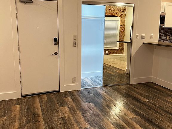 4th image of 250 S Kenmore Ave APT 106