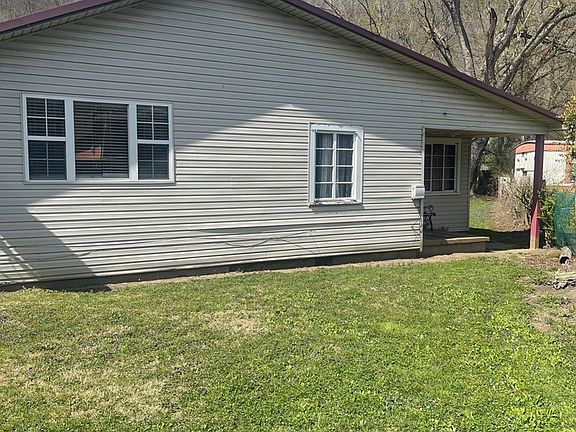 4th image of 105 River Rd