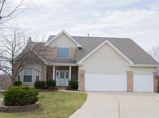 704 Sunset Hills Dr, O'Fallon, MO 63366
