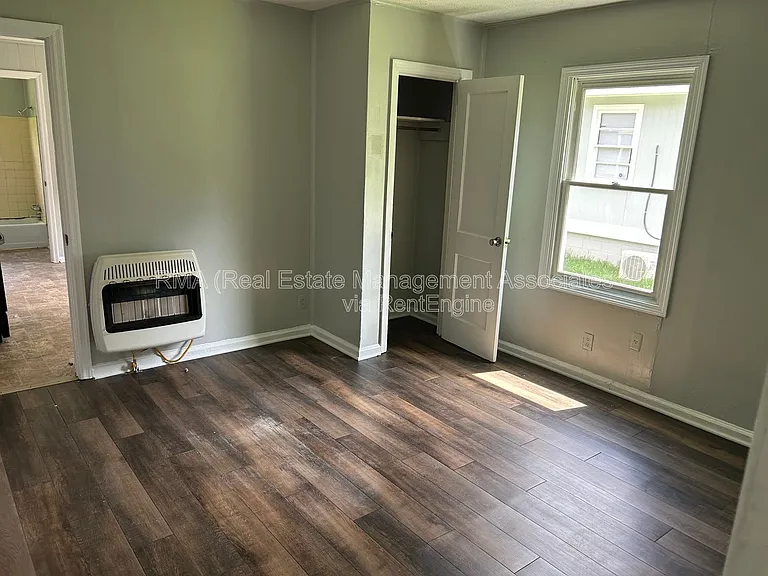 1111 Dewey St #B — Photo 3