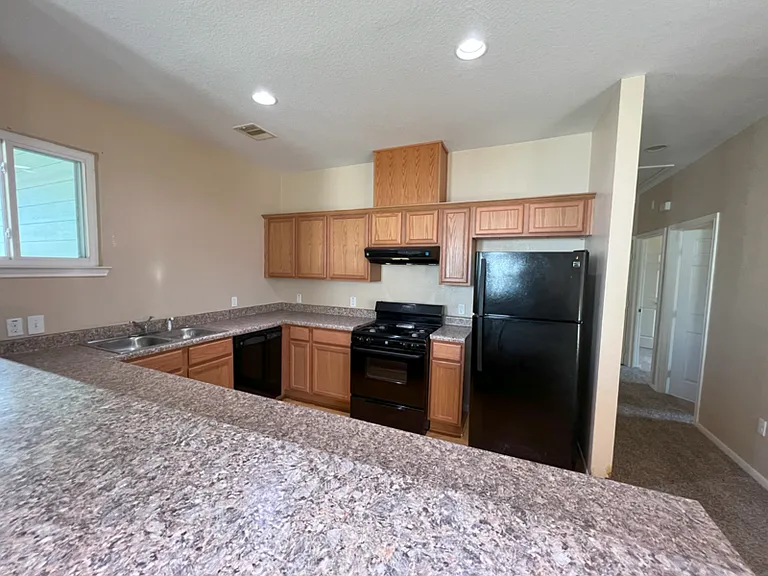 5030 Marietta Ln — Photo 6