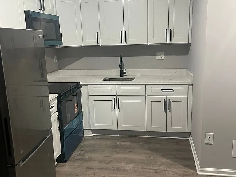 2303 Whittier Ave #1 — Photo 5