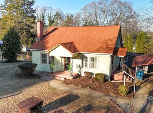 375 20th Ave NE, Hickory, NC 28601