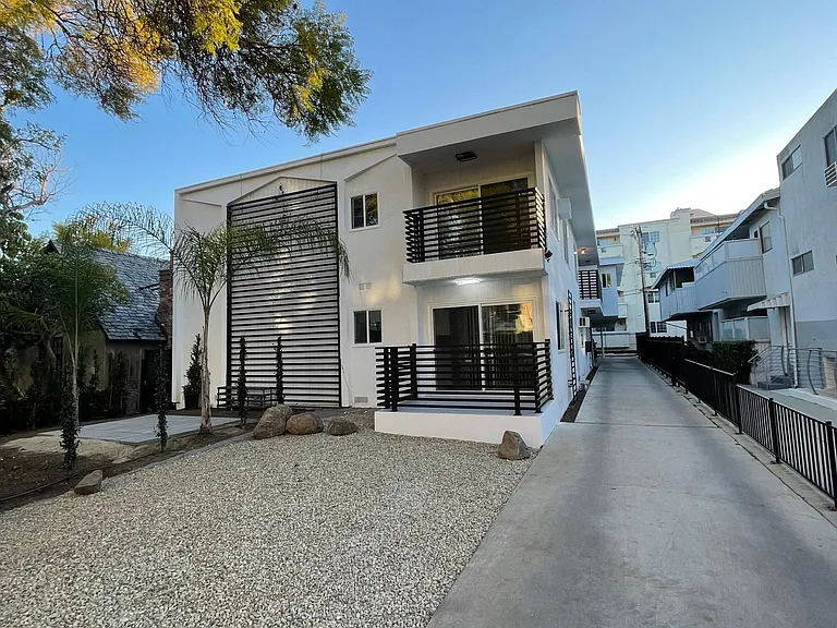 1953 Selby Ave #5 — Photo 2
