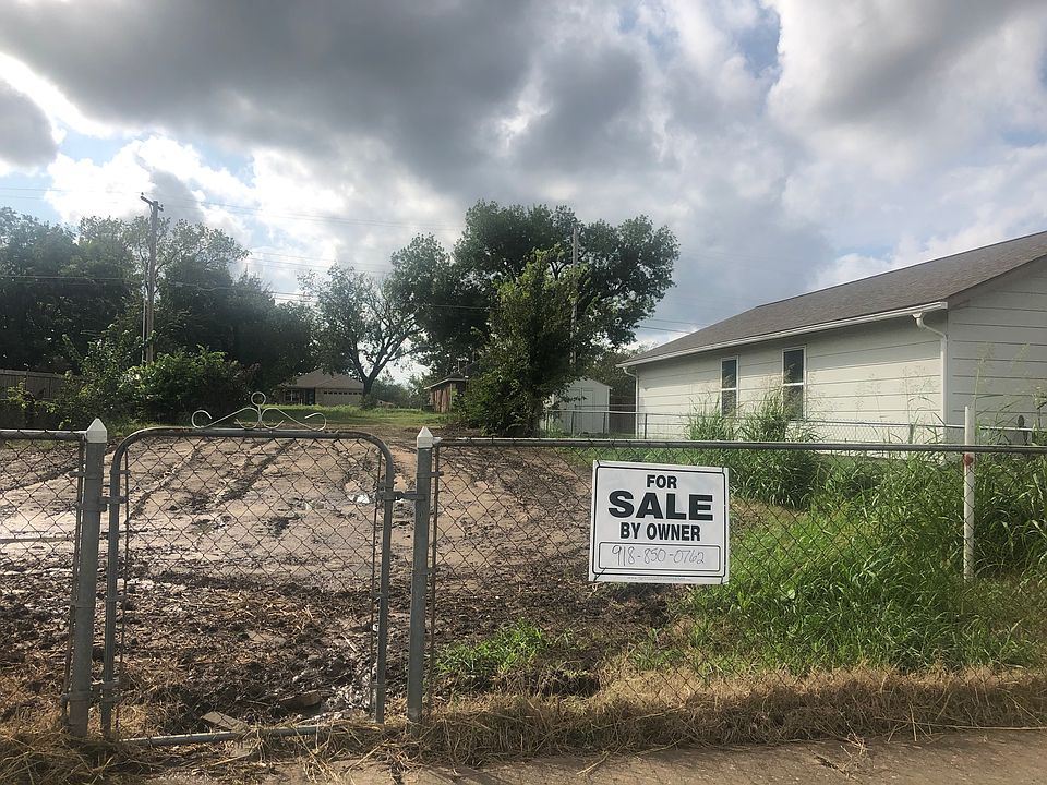 2nd image of 807 S Hickory Ave