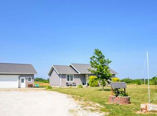 732 N 400 East Rd, Morrisonville, IL 62546