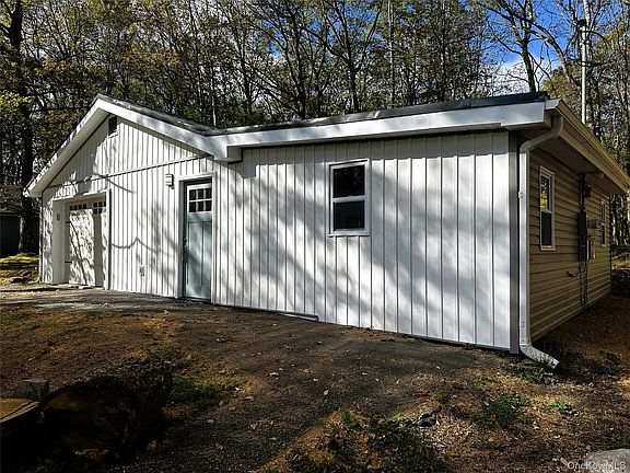 2nd image of 85 Delaware Trail