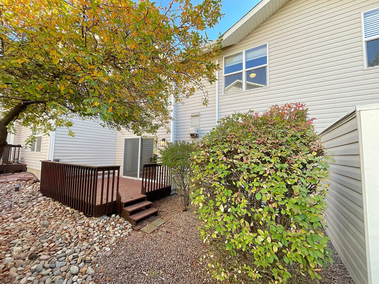 3 Bedroom/Office Townhome Available Near 21st St & Lower Gold Camp Rd! — Photo 4