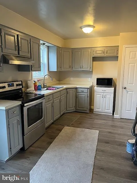 3 bed, 1.5 bath, 1700 sqft, $1,800 — Photo 2