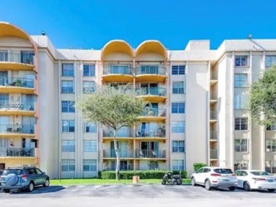 1st image of 9350 Fontainebleau Blvd APT 314
