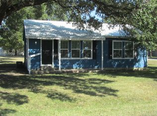 1706 Smith St, Waller, TX 77484