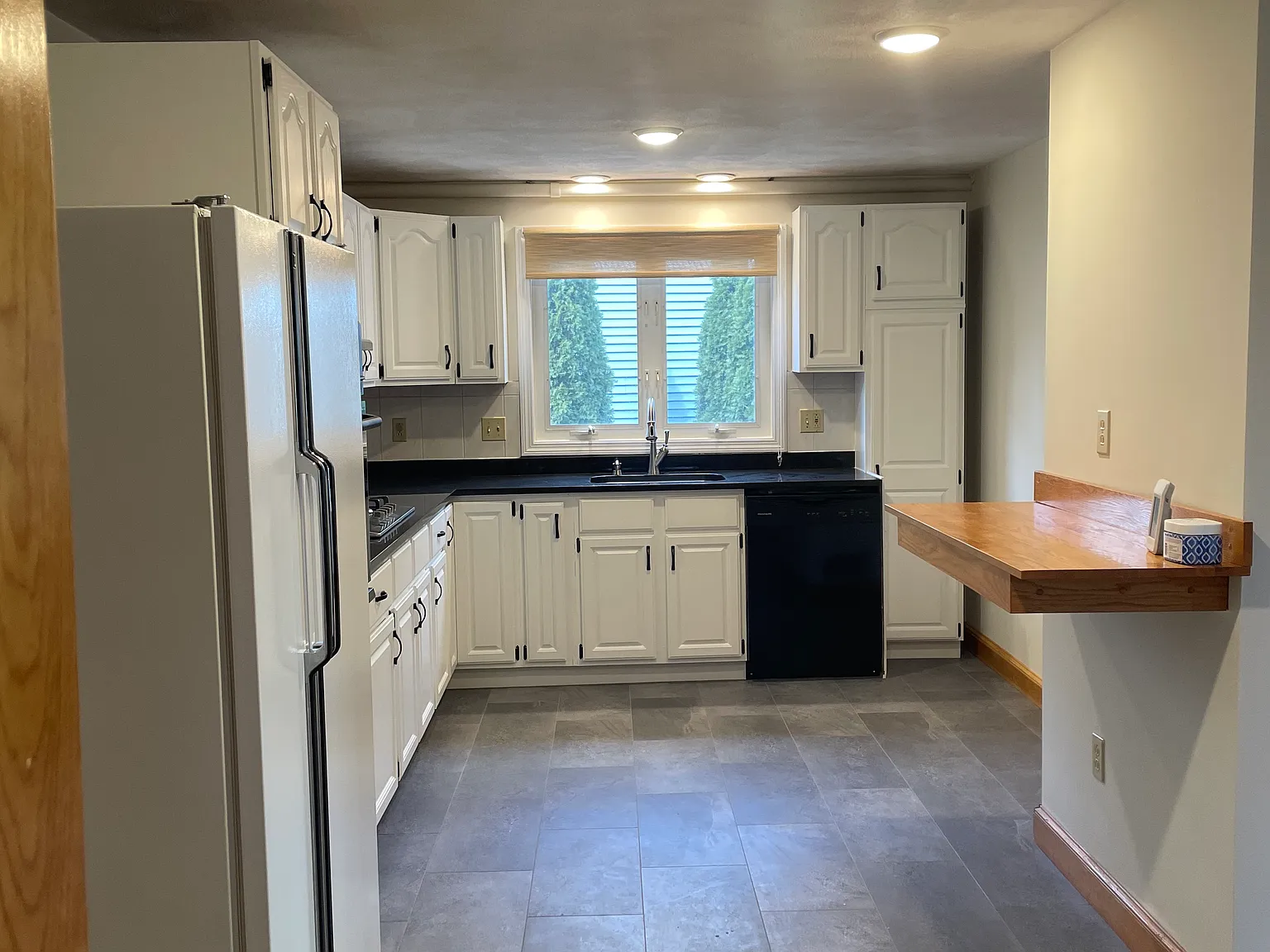 27 Webster Pl — Photo 2