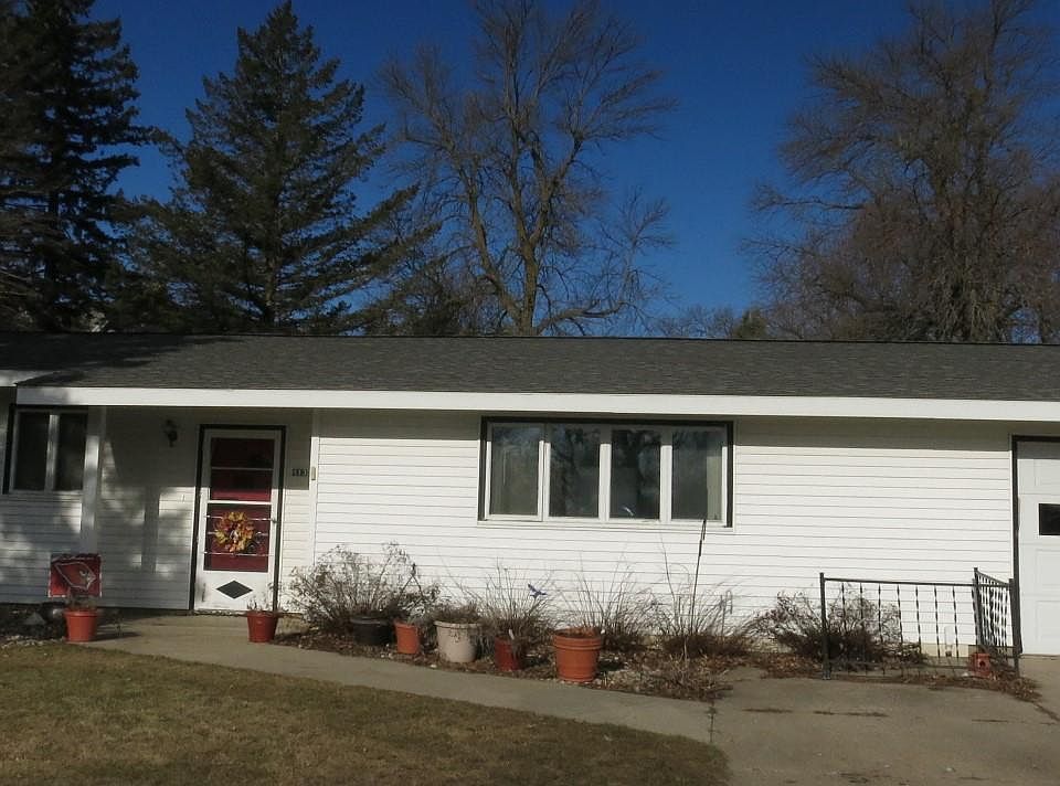 1st image of 413 9th Ave S