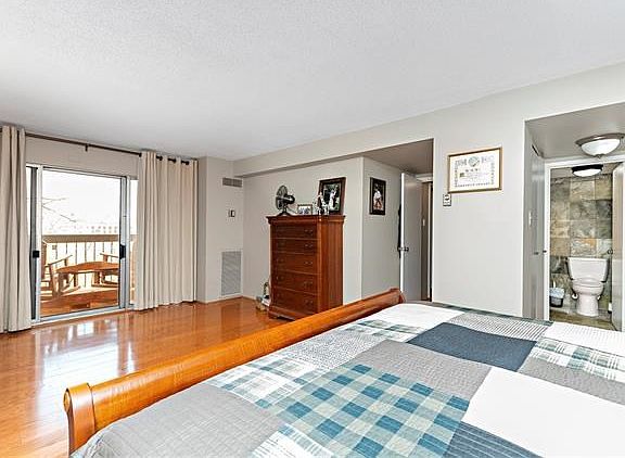4th image of 2525 Main St APT 201