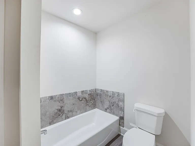 815 E Grande Blvd #R-102 — Photo 12