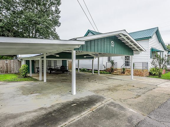 3rd image of 208 Avenue B