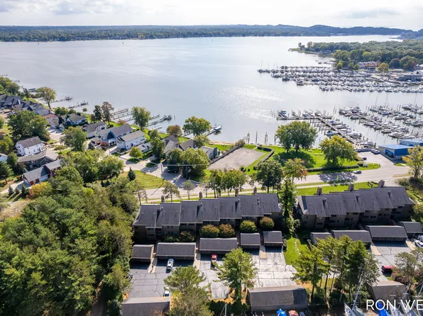 1745 Ottawa Beach Rd, Holland, MI 49424