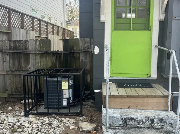 1038 Ashland St APT 2, Houston, TX 77008