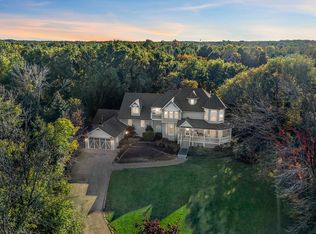107 Lamine Ln, Combined Locks, WI 54113