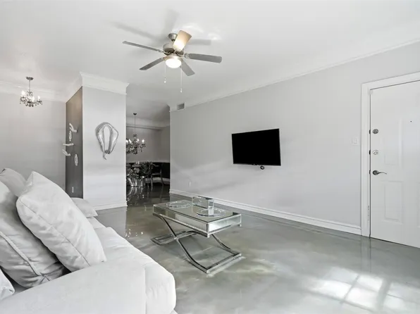 2700 Revere St APT 121, Houston, TX 77098