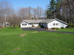 22 Ridgecrest Dr, Chagrin Falls, OH 44022