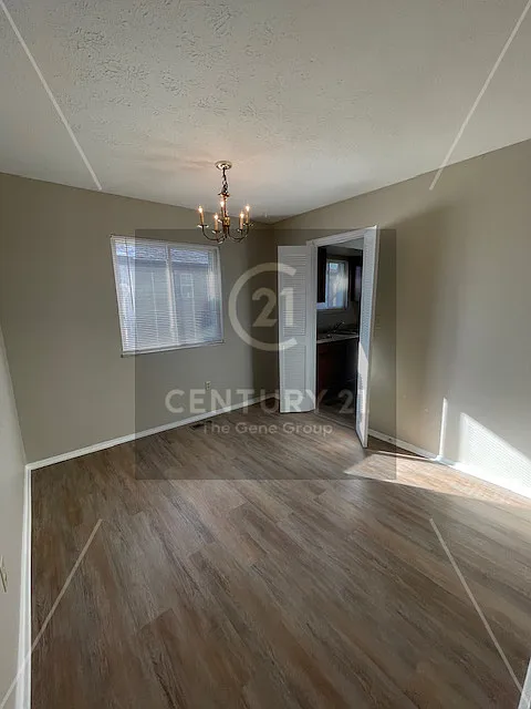 623-625 Bright Avenue - 625 — Photo 3