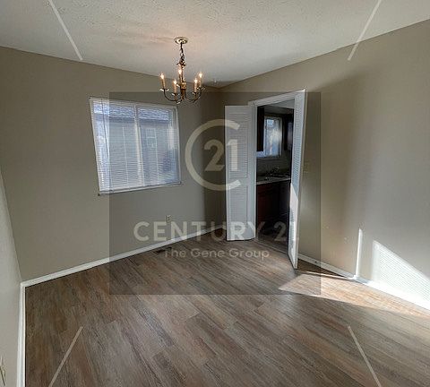 3rd image of 625 Bright Ave