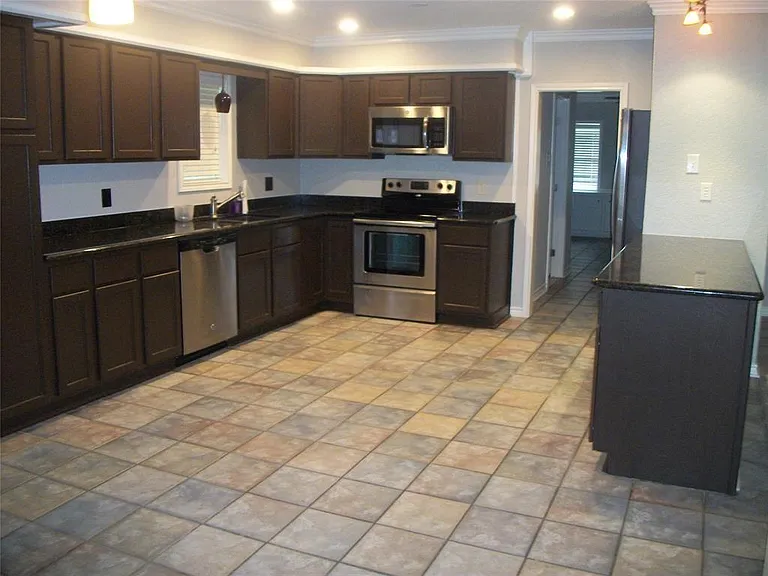 111 Shadylyn Dr — Photo 7