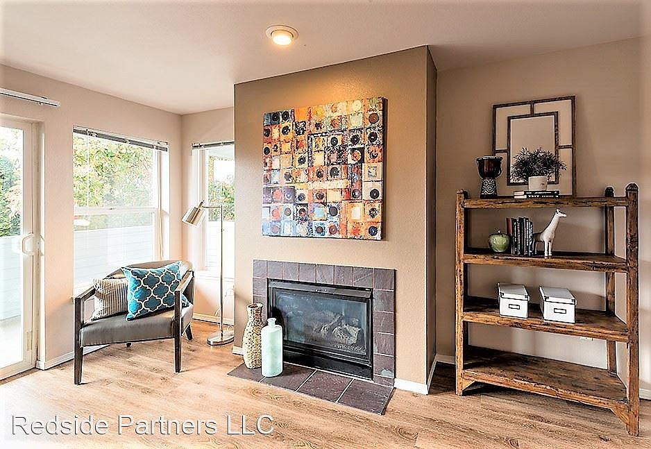 1st image of 4511 8th Ave NE #203
