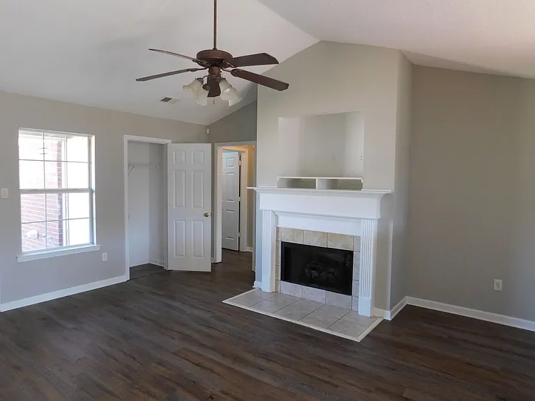 2469 Lasonya Ln — Photo 10