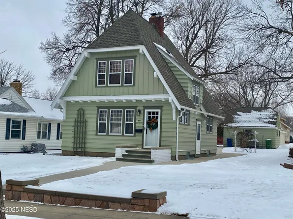 913 N Broadway, Watertown, SD 57201