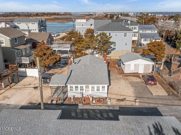 12 3rd Street, Manahawkin, NJ 08050