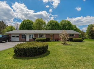 4405 Lehigh Dr, Walnutport, PA 18088