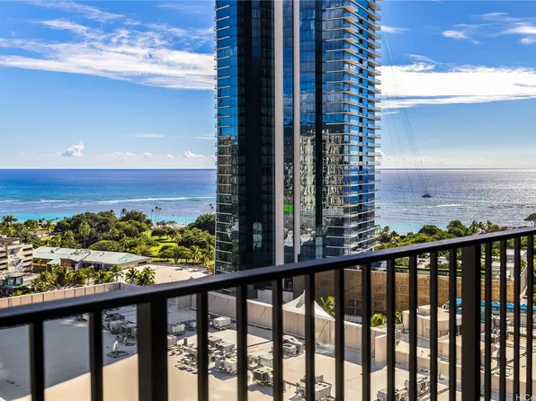 987 Queen St #1806, Honolulu, HI 96814