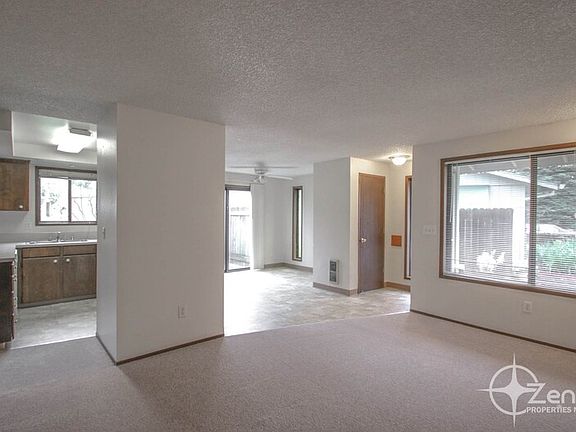3rd image of 2920 NE 86th Ave