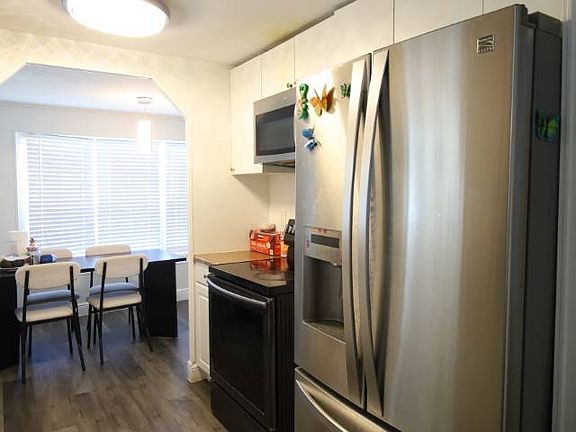 5th image of 1510 NW 21st Ter #571
