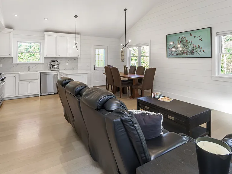 66 Crystal Dr — Photo 10