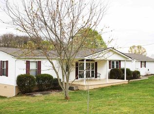 883 Isabell Dr, Dandridge, TN 37725