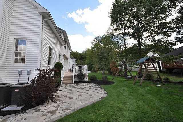 2nd image of 23 Sonia Ct