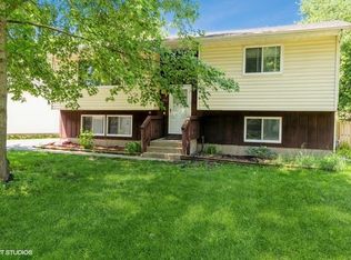 1711 Highview Ave, McHenry, IL 60050