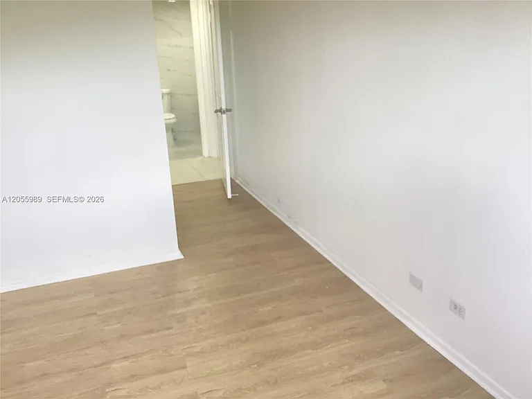 800 NE 195th St #415 — Photo 18