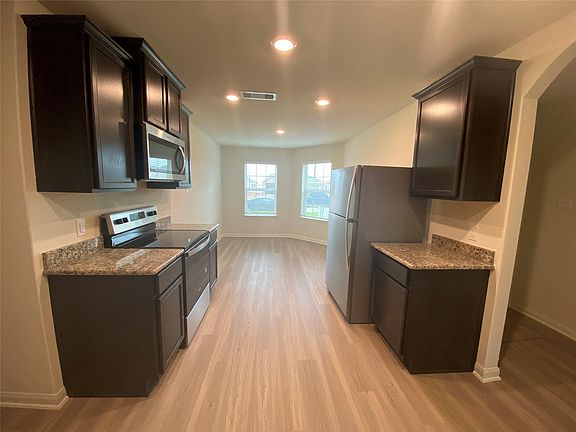 4th image of 2107 Mule Ridge Dr