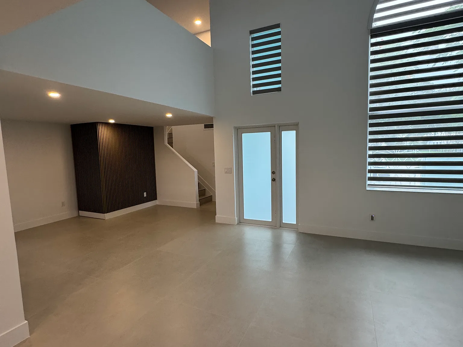 1081 Wilshire Cir E — Photo 3