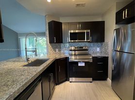 3429 NW 44th St, Fort Lauderdale, FL