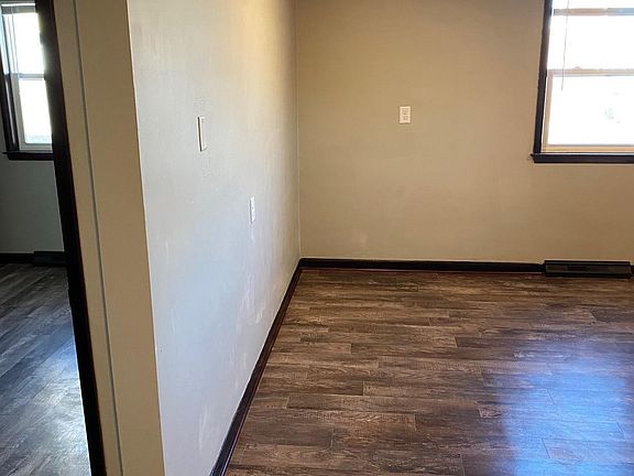 4th image of 118 Bluff St #288