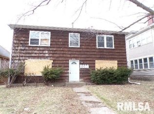 934 19th St, Rock Island, IL 61201