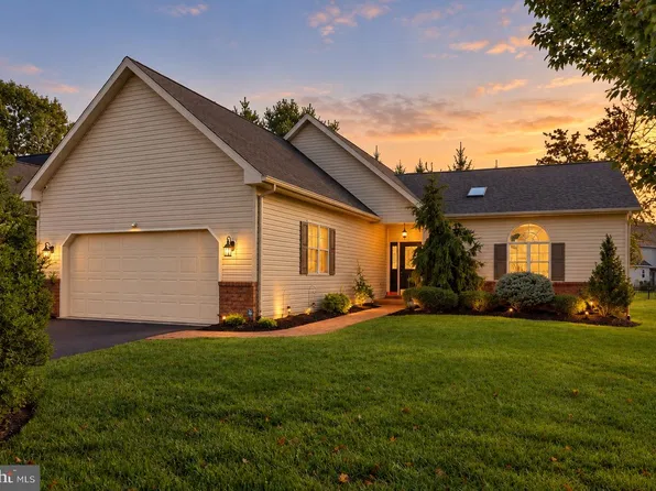 514 Waterside Cir, Lebanon, PA 17042