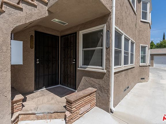 2nd image of 10937 Moorpark St